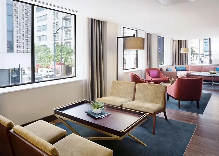 Best Hotels Close to Dallas Convention Center