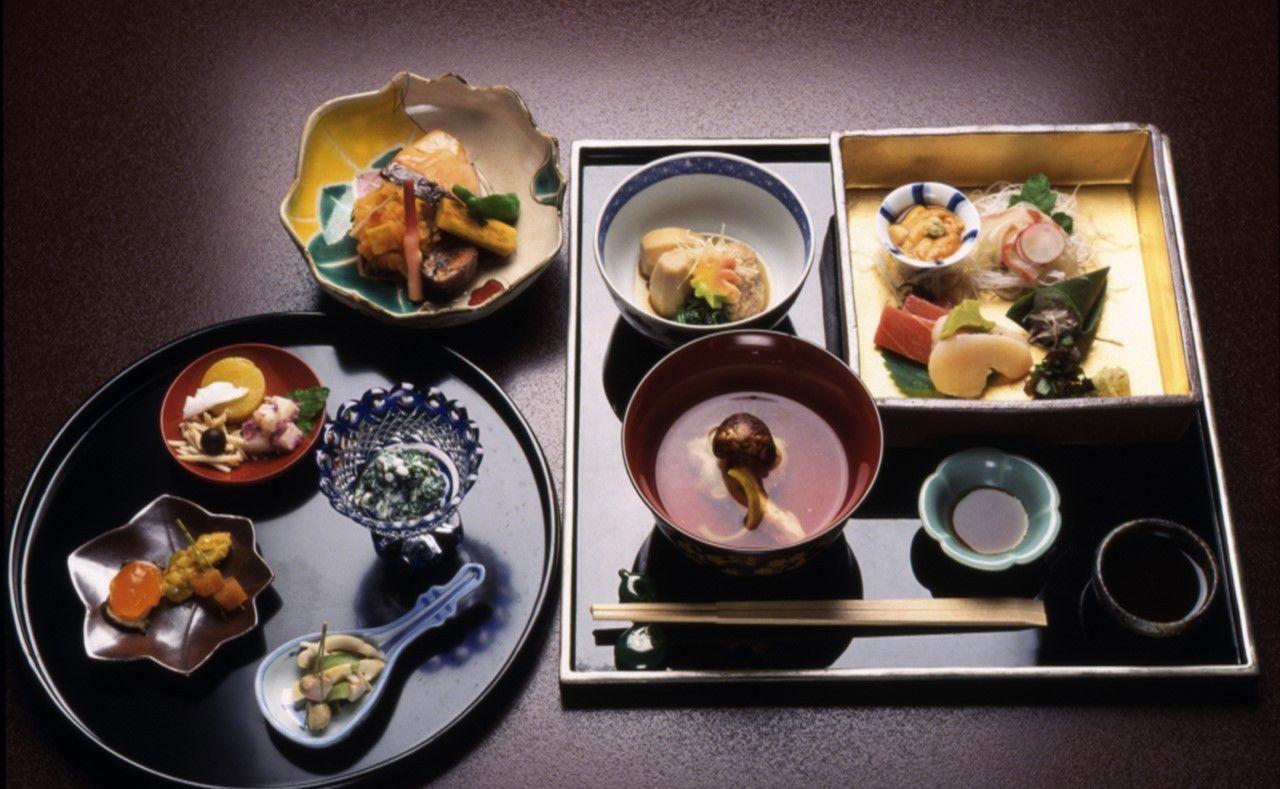 Kaiseki meals were originally intended to be enjoyed before a tea ceremony.